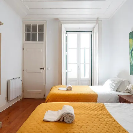 Camoes - Bairro Alto - By The Portuguese Story Apartamento *