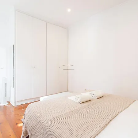 Camoes - Bairro Alto - By The Portuguese Story Apartamento *