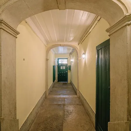 Camoes Deluxe Bairro Alto * Лиссабон