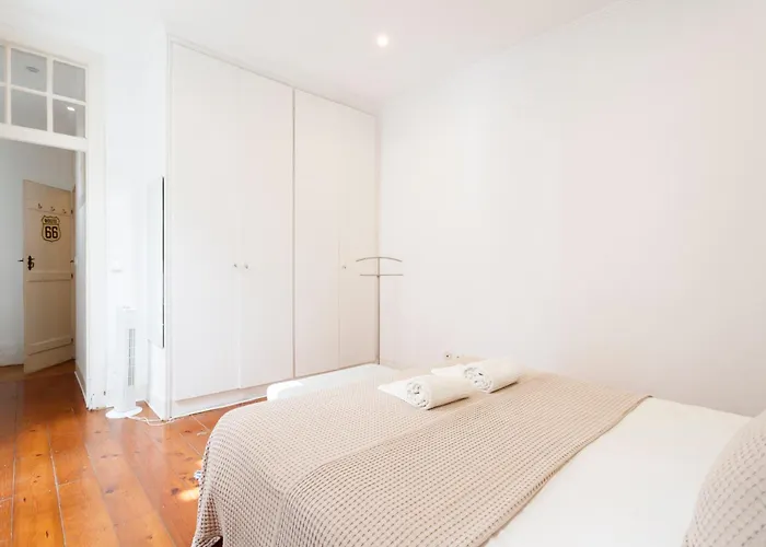 Camoes - Bairro Alto - By The Portuguese Story Apartment *