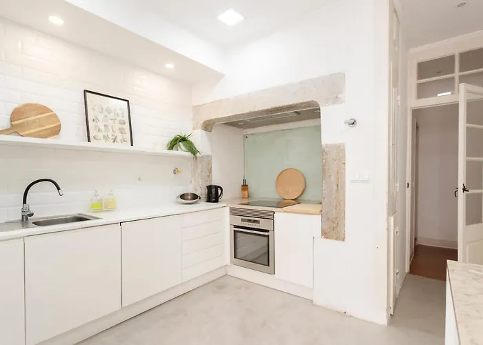 Camoes - Bairro Alto - By The Portuguese Story Lissabon