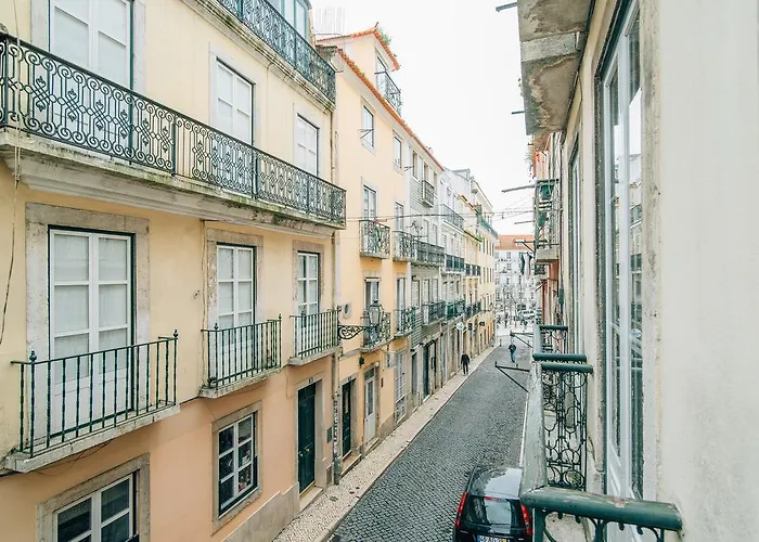 Daire Camoes - Bairro Alto - By The Portuguese Story