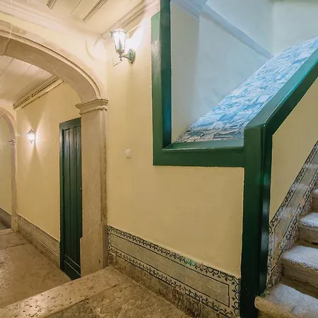 Camoes - Bairro Alto - By The Portuguese Story דירה ליסבון